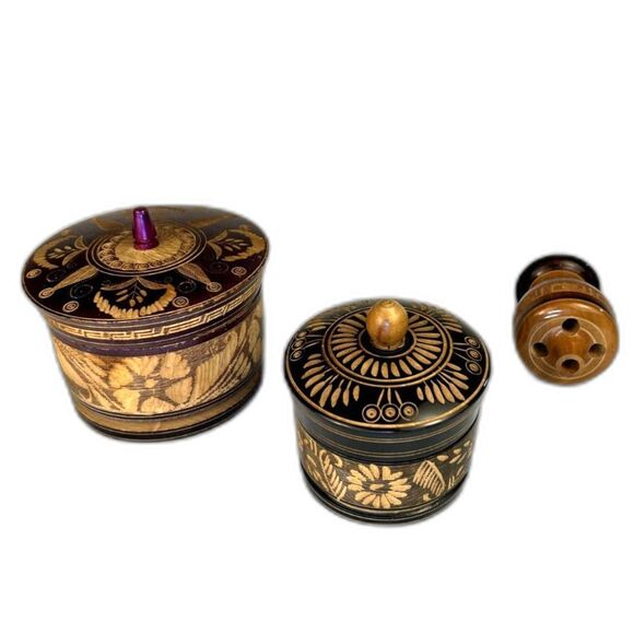 (3) Vintage Turned Wood Trinket Boxes (1) Signed by Pedro - Picture 1 of 8